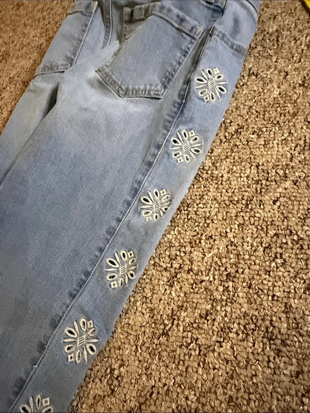 abercrombie kids Light Blue Embroidered high rise wide leg Jeans